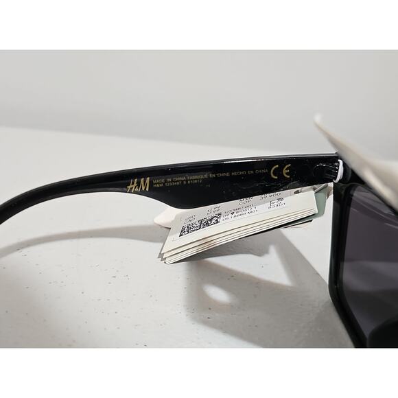NWT H&M Cat Eye Black Sunglasses Tinted UV Protective Retro - Picture 11 of 12